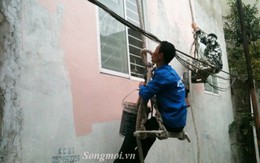 Gần Tết, thợ sơn nhà kiếm bạc triệu mỗi ngày