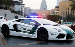  Nữ cảnh sát Dubai được trang bị siêu xe Ferrari