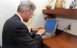 Laptop đầu tiên tổng thống Mỹ dùng để gửi email có giá bao nhiêu?