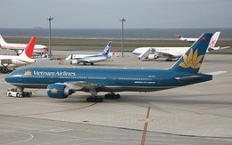 Máy bay Vietnam Airlines hỏng động cơ, có mảnh vỡ