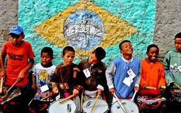 Trẻ em Brazil bị bóc lột vì World Cup 2014