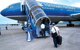 Bộ trưởng Thăng yêu cầu: Nếu không có xe thang thì "Lên máy bay cõng hành khách xuống"