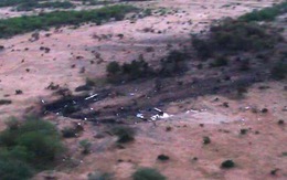 Hiện trường máy bay Algeria cháy đen, vỡ tan khi rơi xuống đất