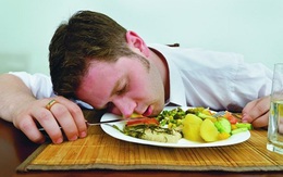 Tại sao chúng ta cảm thấy buồn ngủ sau khi ăn?