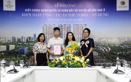 The Terra - An Hưng: Văn Phú - Invest trao sổ đỏ cho khách hàng mua nhà phố