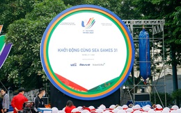 Hàng nghìn người chạy quanh hồ Gươm sáng 21/11 trong lễ khởi động SEA Games 31