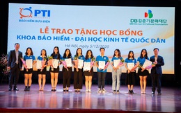 PTI trao 100 triệu đồng học bổng cho sinh viên Đại học Kinh tế Quốc dân