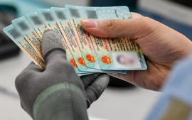 Đổi mẫu thẻ căn cước công dân (CCCD) gắn chip mới, người dân có phải đi làm lại?