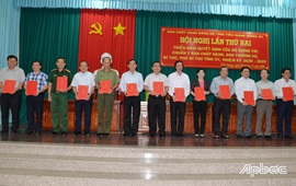 Bộ Chính trị, Ban Bí thư Trung ương Đảng chuẩn y nhân sự Tỉnh ủy Tiền Giang