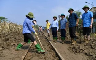 Thông tuyến đường sắt Yên Viên - Lào Cai, chở hàng cứu trợ tới vùng lũ