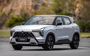 Mitsubishi Xforce HEV ra mắt: Giá quy đổi từ 683 triệu đồng, có ADAS, camera 360, đấu Yaris Cross HEV bằng máy 1.6L hybrid