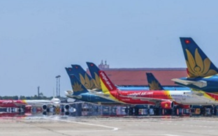 42,5% chuyến bay bị delay trong tháng 4