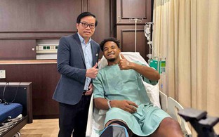 Bệnh viện Vinmec có Tổng giám đốc mới: Là giáo sư mổ trực tiếp cho cầu thủ Xuân Son, thuộc "thế hệ vàng" đặt nền móng cho ngành ngoại khoa cơ xương khớp Việt Nam