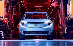 Đầu tư vào xe điện lỗ gần 20 tỷ USD - hãng xe lớn nhất nước Mỹ quay xe tìm kiếm hợp tác từ Trung Quốc để 'gỡ gạc'