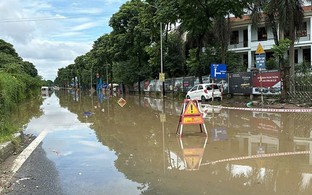 Phân luồng phục vụ thi công trạm bơm chống ngập cho Đại lộ Thăng Long