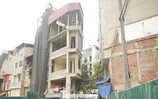 Kiến trúc kỳ dị của những căn nhà mặt đường Vành đai 1 Hà Nội