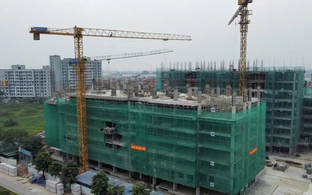 Doanh nghiệp bất động sản 'đứng ngồi không yên'