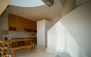 Nhà cuối hẻm gây ấn tượng với cầu thang xoắn