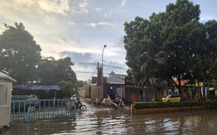 Chung cư Tân Việt (xã Hoài Đức): Cứ mưa là ngập