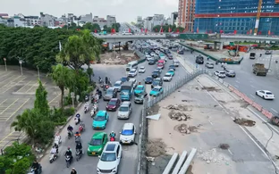 Hà Nội điều chỉnh giao thông trên đường Cổ Linh để thi công hầm chui