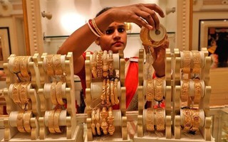 Người dân tại một quốc gia sở hữu ‘núi vàng’ khổng lồ: Khối lượng chiếm 14% toàn cầu, giá trị vượt GDP của Ý, Canada Người dân tại một quốc gia sở hữu ‘núi vàng’ khổng lồ: Khối lượng chiếm 14% toàn cầu, giá trị vượt GDP của Ý, Canada