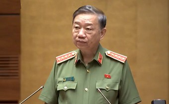 Bộ trưởng Tô Lâm: Không có chủ trương thu hộ khẩu giấy của người dân