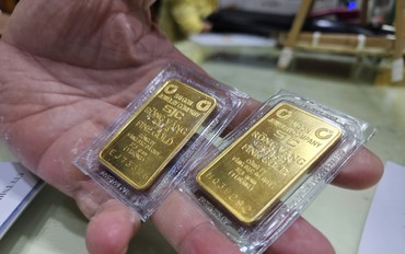 Người mua vàng SJC lỗ gần 10 triệu đồng/lượng chỉ sau 1 tuần