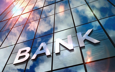 Toàn cảnh ngành ngân hàng 9 tháng 2025: Lợi nhuận, tín dụng bứt tốc, NIM mỏng và áp lực huy động vốn gia tăng