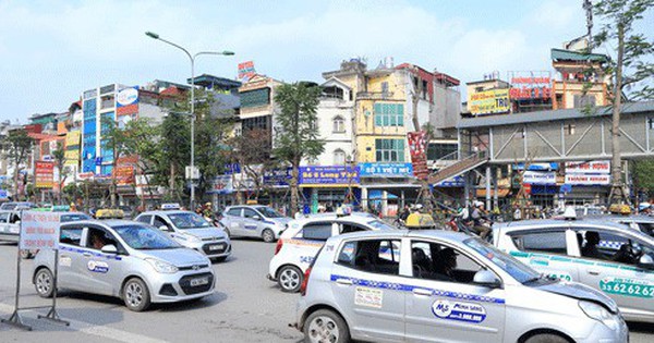 Hà Nội: Bát nháo taxi ngoại tỉnh