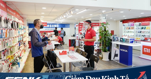 Kinh doanh di động mùa Covid-19: nhiều đại lý coi đây là cơ hội vàng để tái cơ cấu, dù thừa nhận chưa bao giờ gặp khó khăn lớn đến thế