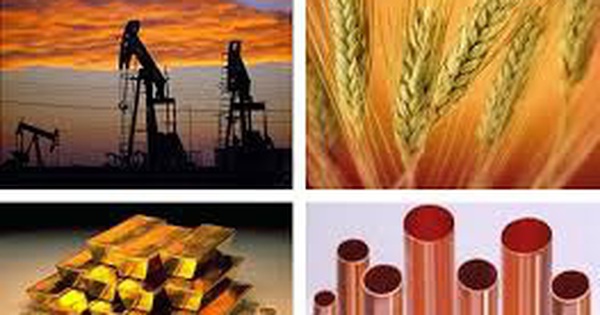 Thị trường ngày 16/04: Giá dầu thấp nhất trong 18 năm, vàng đảo chiều giảm