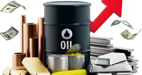 Thị trường ngày 23/4: Giá dầu bật tăng hơn 19%, vàng tăng cao