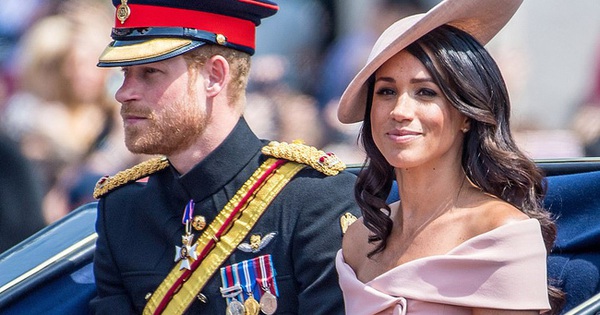 Kết quả hình ảnh cho Vợ chồng Meghan Markle chính thức từ bỏ hoàng gia, bị lấy lại toàn bộ tước vị danh dự và quyền bảo trợ