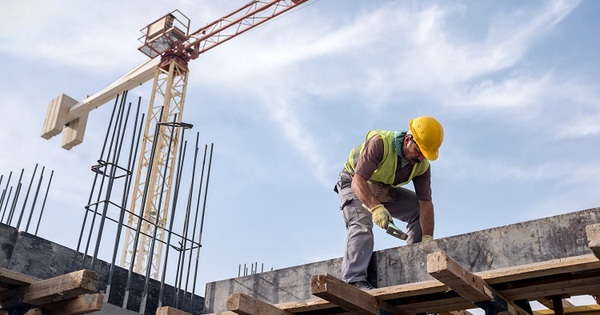 Tâm tư của nhà thầu xây dựng: “Giá vật liệu tăng bất thường, chúng tôi nguy cơ thua lỗ, phá sản”