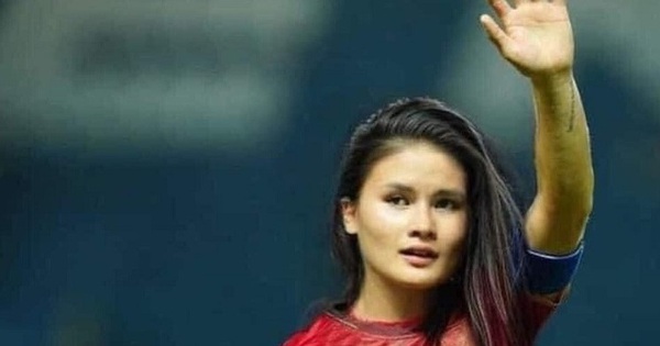 Ảnh chế hài hước: Cầu thủ ĐT Việt Nam hóa mỹ nhân hút hồn trước trận gặp ĐT Malaysia tối nay
