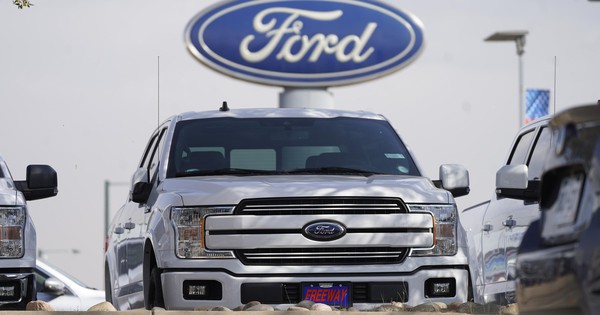 Chuyện thật như đùa: Ford định chuyển xe thiếu chip đến đại lý, bao giờ có sẽ lắp sau - Vimarsana News