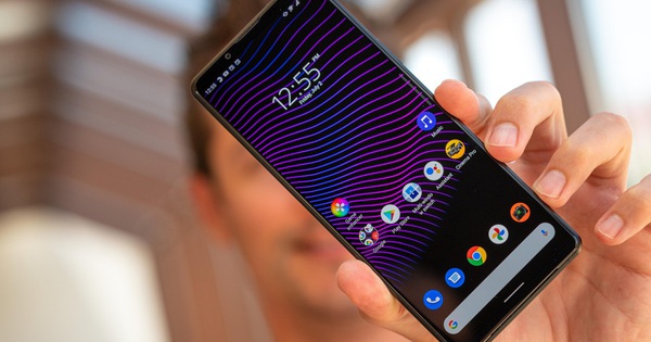 Nước cờ "dị" giúp Sony tránh vào vết xe đổ của BlackBerry, HTC, LG - Vimarsana News
