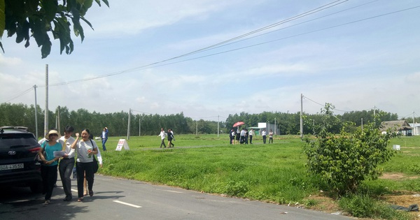 Nhà đầu tư BĐS “tay ngang” cay đắng thổ lộ: “Đầu tư nền đất hơn 1,1 tỉ đồng, sau 2 năm giảm vài trăm triệu không ai mua, tôi ngập trong nợ nần”