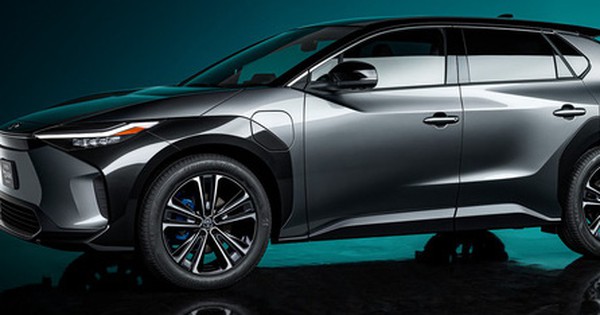VinFast và nhiều 'ông lớn' chạy theo xu thế ô tô điện nhưng Toyota nói không bởi... 'gây hại môi trường' - Vimarsana News