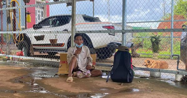 Người đàn ông đi bộ ròng rã 16 ngày để về quê, bật khóc vì nhận được hơn 7 triệu đồng: "Em chưa bao giờ cầm số tiền lớn thế này" - Vimarsana News