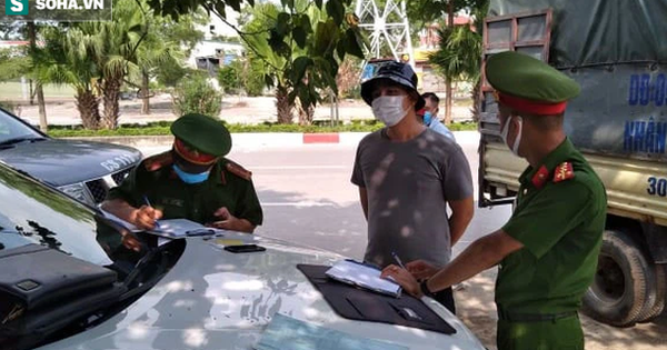 Xử phạt ra đường không thực sự cần thiết: Người bị quay xe, người vùng vằng không chịu ký biên bản - Vimarsana News