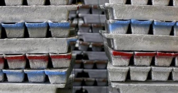 Giá chì tăng vọt vì lý do khó tin