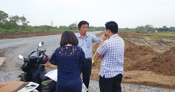 Môi giới bất động sản: “Em nhắn tin hỏi thăm hoài, mà nhà đầu tư đều không ai chịu bán lỗ”