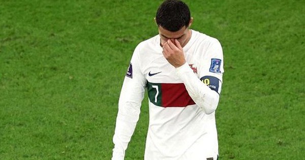 Ronaldo viết tâm thư sau khi bị loại khỏi World Cup 2022: Đừng nói tôi là kẻ phản bội