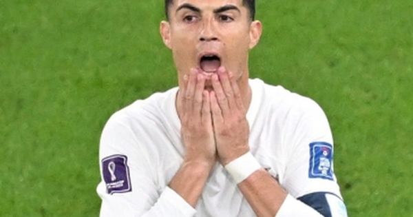 Bồ Đào Nha bị loại, Ronaldo lên tiếng đáp trả chỉ trích