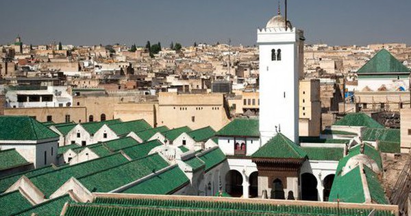 Không phải Oxford hay Cambridge, đây mới là trường đại học "già" nhất thế giới với tuổi đời lên đến 1163 năm