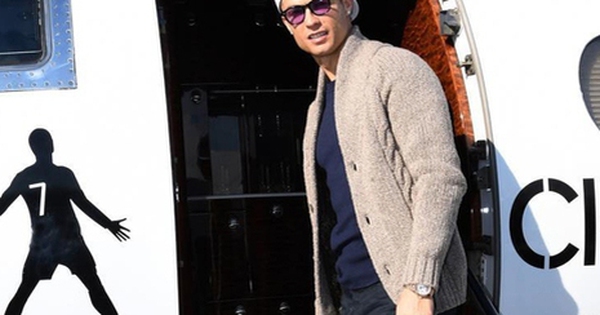 Ronaldo cùng bạn gái rời Qatar trên chuyên cơ 24 triệu USD