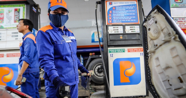 Giá xăng tăng ''nóng'', lãi ròng của Petrolimex giảm hơn 60% trong khi đối  thủ tăng gấp rưỡi