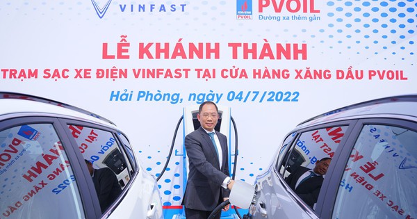 PVOIL nói gì về việc hợp tác với VinFast mở chuỗi gần 300 trạm sạc xe điện?