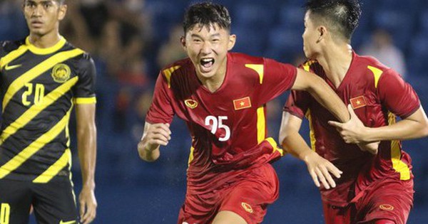 U19 Việt Nam lội ngược dòng vào chung kết